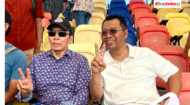 Dua mantan Gubernur NTB TGB Dr HM Zainul Majdi dan Bang Zul Dr H Zulkieflimansyah kompak Salam Dua Jari kala nonton bareng MotoGP Mandalika 2024