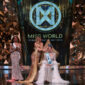 Opal Suchata Chuangsri dari Thailand bereaksi setelah dinobatkan sebagai Miss World oleh pemenang Miss World tahun lalu, Krystyna Pyszkova dari Republik Ceko, pada final Miss World ke-72 di Hyderabad, India, 31 Mei 2025. REUTERS/Francis Mascarenhas