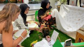 Batik Sasambo Jadi Daya Tarik Baru Aruna Senggigi untuk Tamu Lokal dan Mancanegara